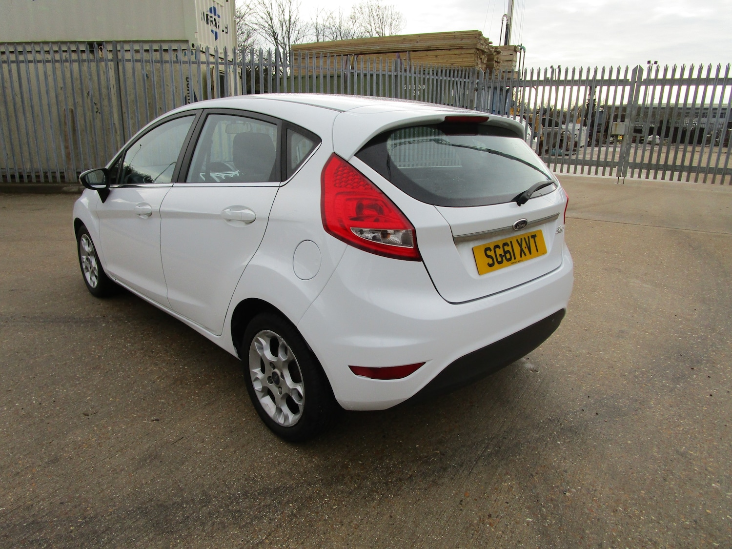 Used Ford Fiesta 2011 for sale - 76641619: Photo 2