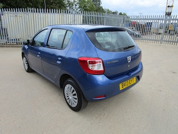 Used Dacia Sandero 2013 for sale - 77023527: Photo