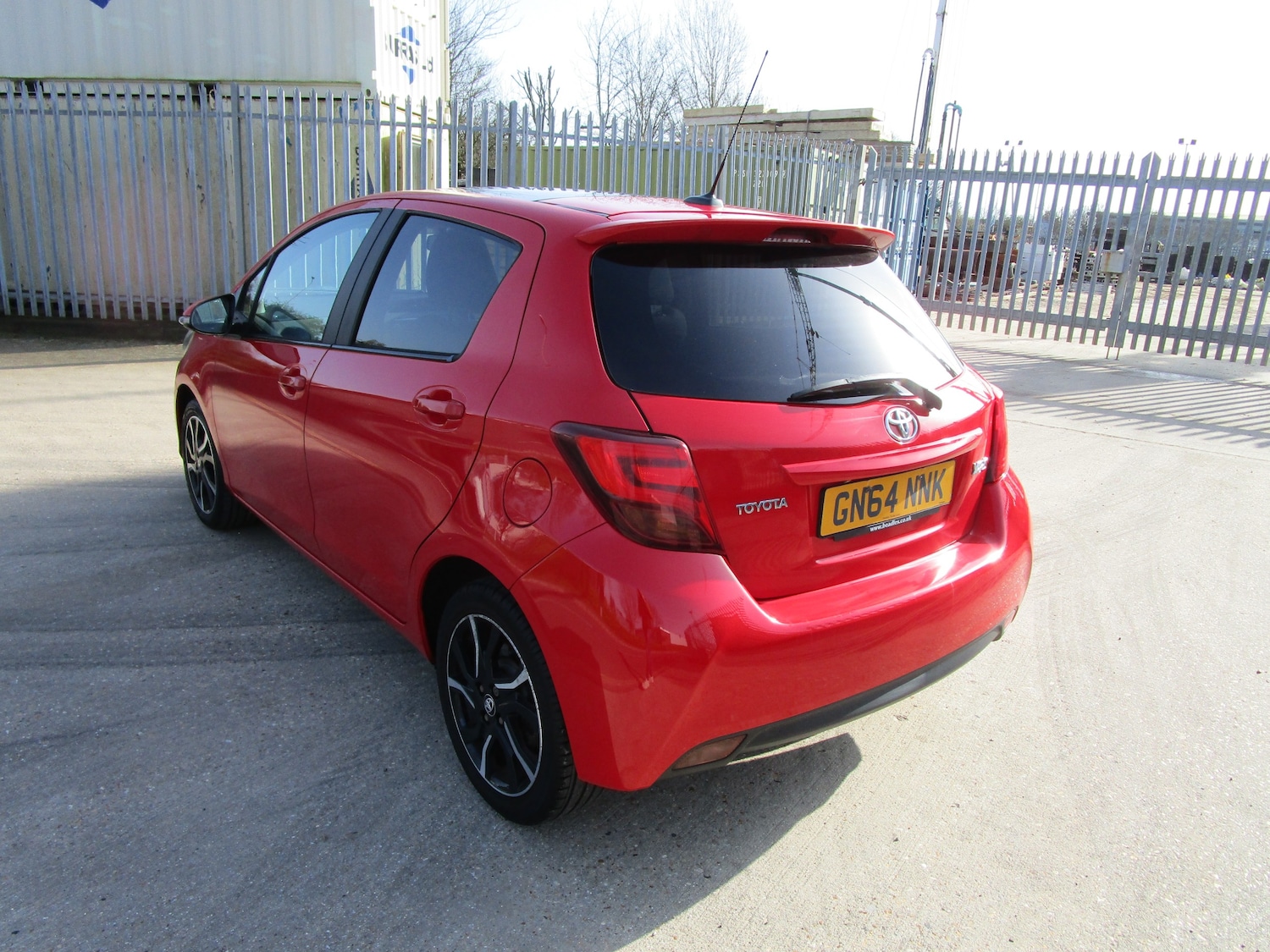 Used Toyota Yaris 2014 for sale - 77904319: Photo 2