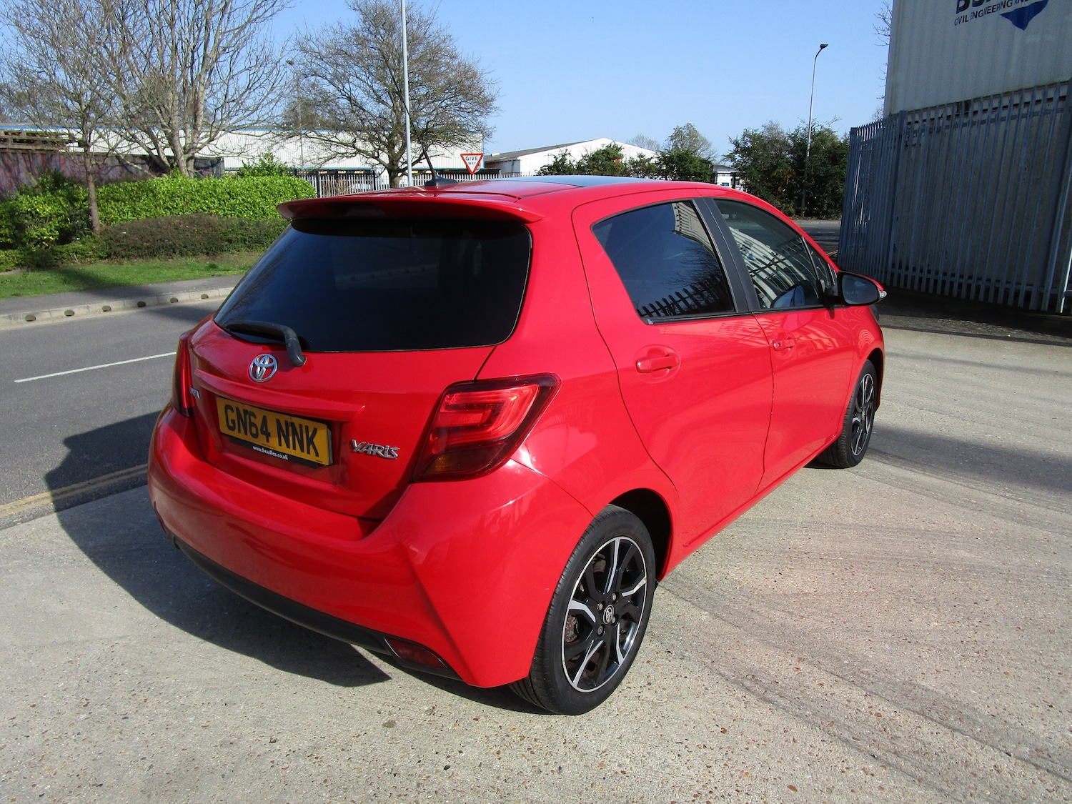 Used Toyota Yaris 2014 for sale - 77904319: Photo 4