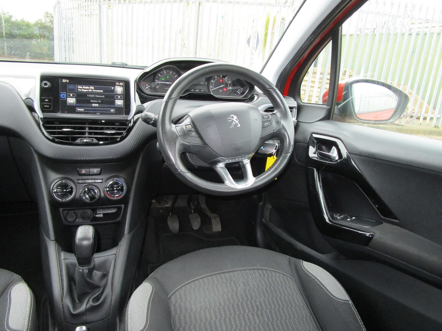 Used Peugeot 208 2015 for sale - 77692001: Photo 14