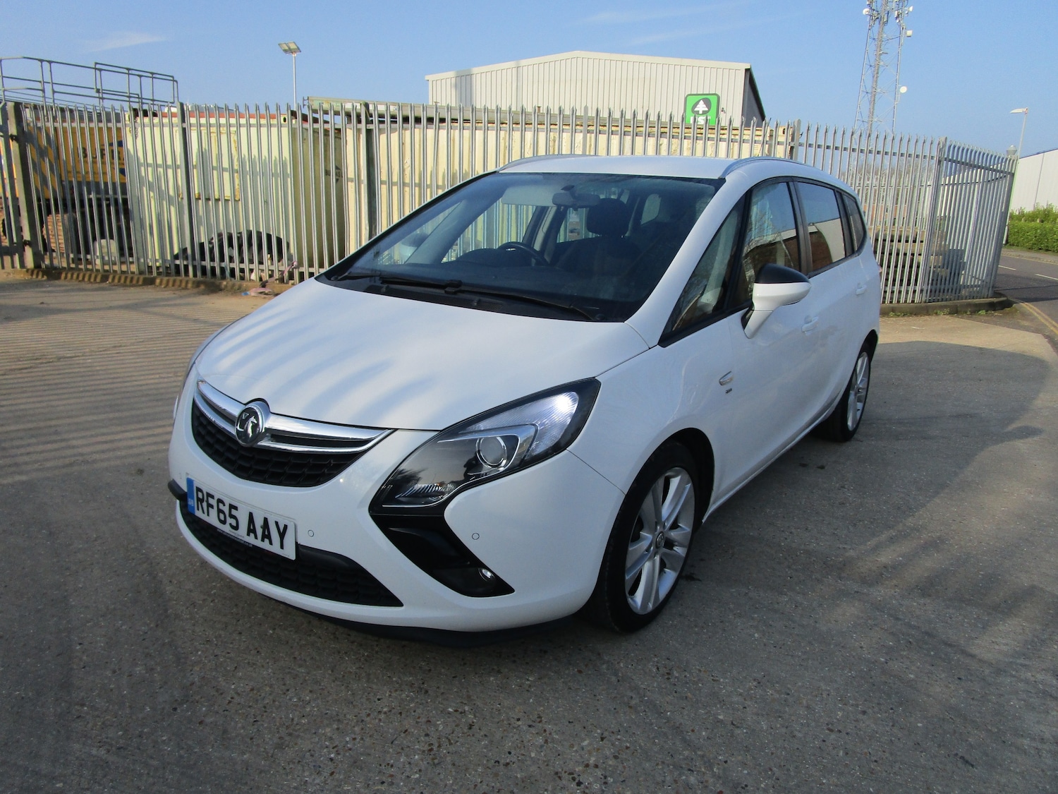 Used Vauxhall Zafira 2015 for sale - 77743457: Photo 3