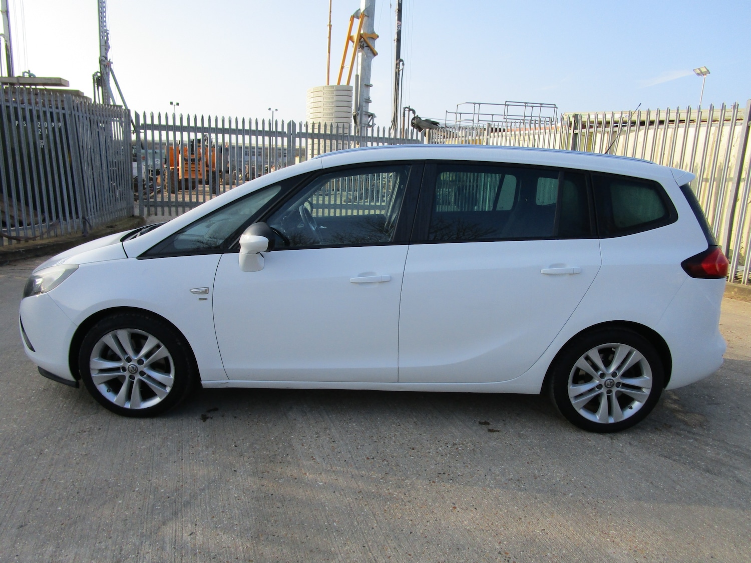 Used Vauxhall Zafira 2015 for sale - 77743457: Photo 8