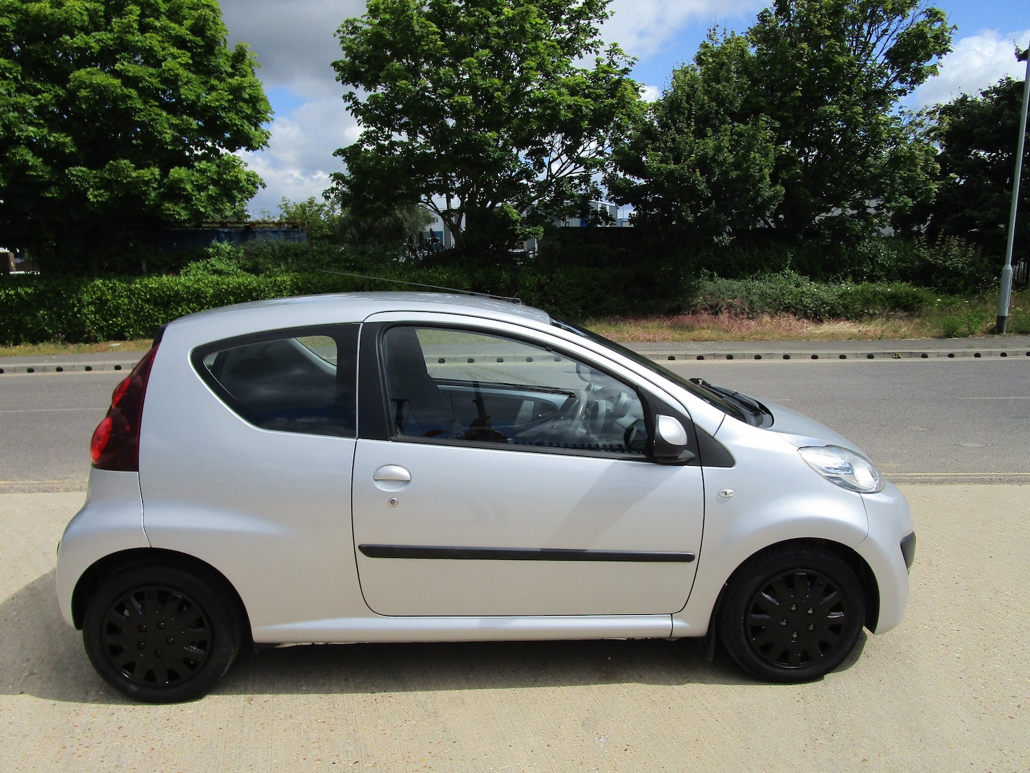Used Peugeot 107 2014 for sale - 76353055: Photo 6
