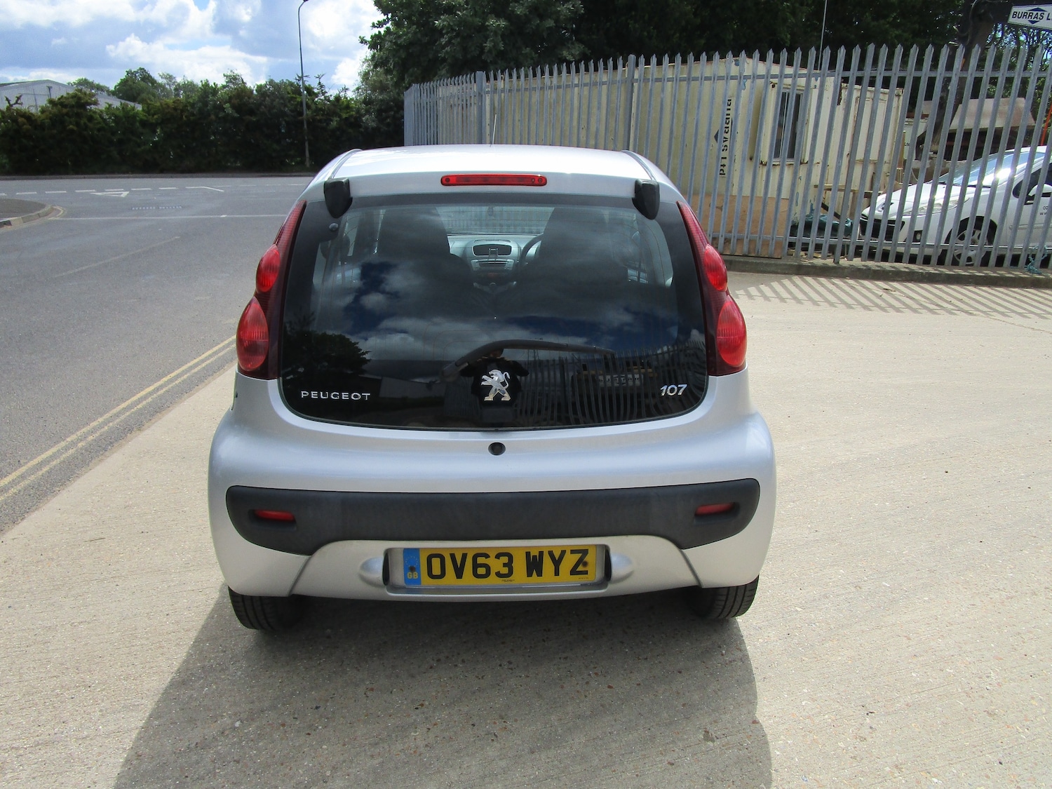 Used Peugeot 107 2014 for sale - 76353055: Photo 7