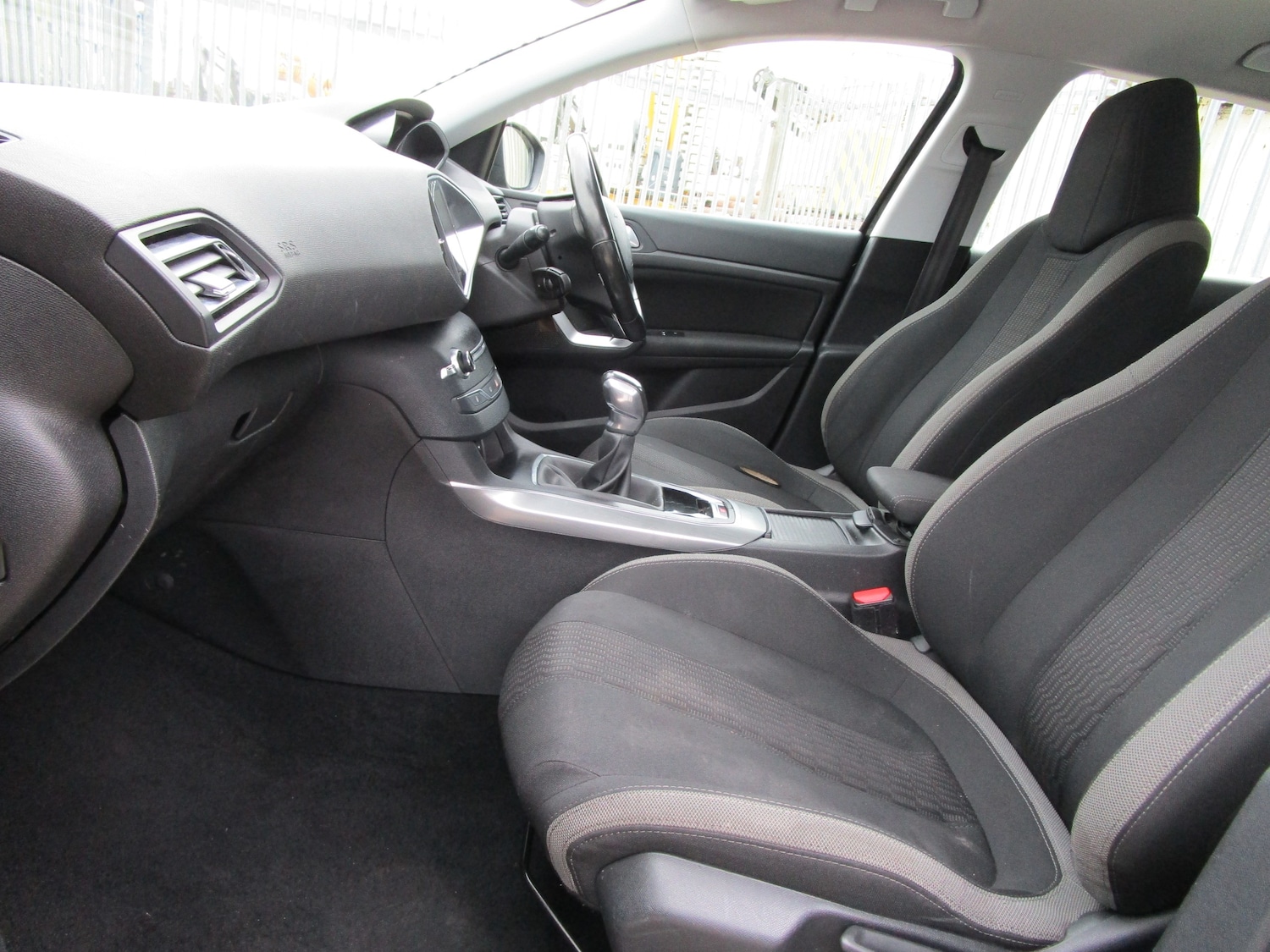 Used Peugeot 308 2015 for sale - 77620376: Photo 12