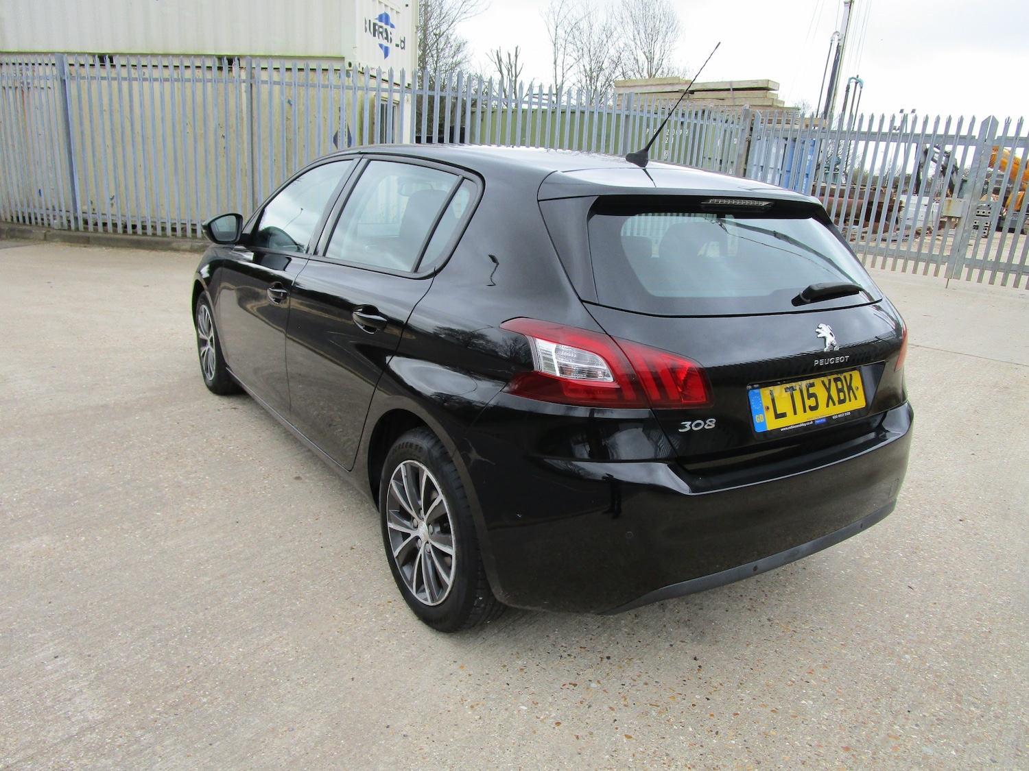 Used Peugeot 308 2015 for sale - 77620376: Photo 2