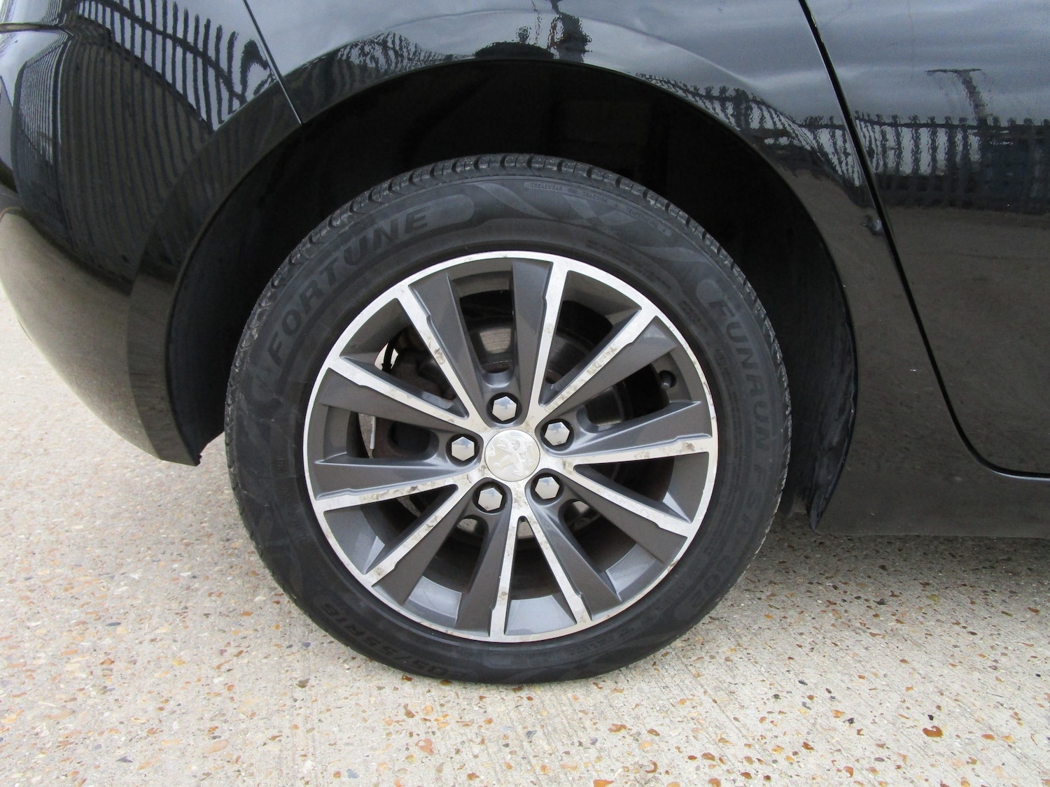 Used Peugeot 308 2015 for sale - 77620376: Photo 9