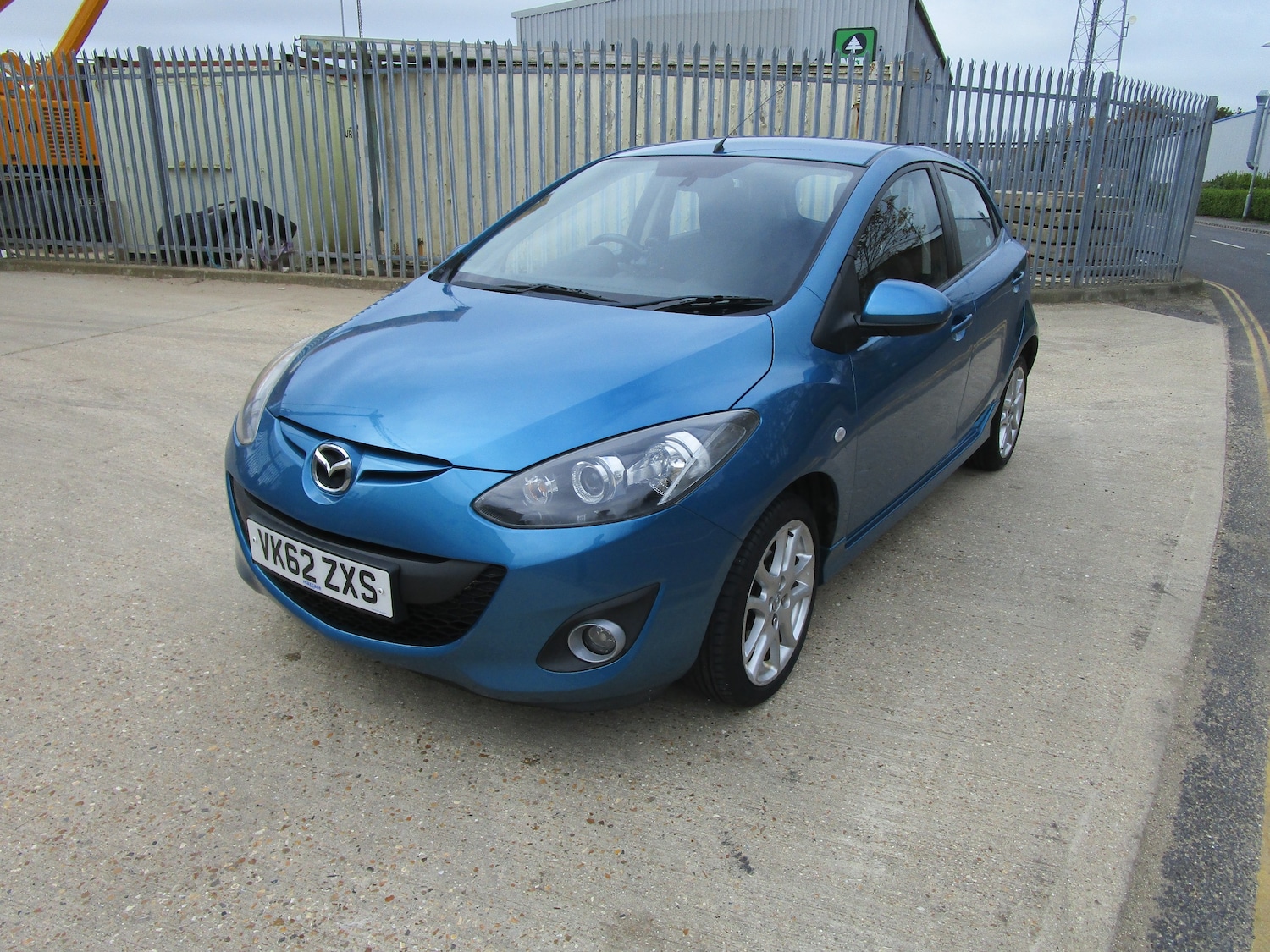 Used Mazda Mazda2 2012 for sale - 76299846: Photo 3