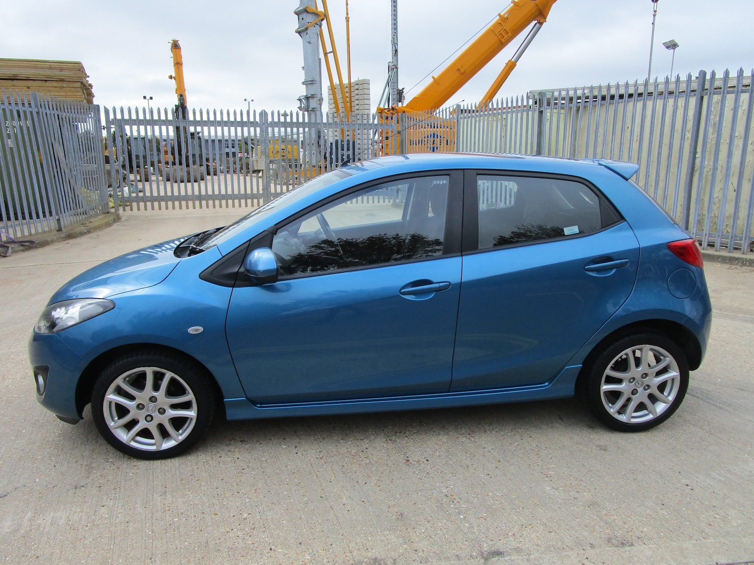 Used Mazda Mazda2 2012 for sale - 76299846: Photo 8
