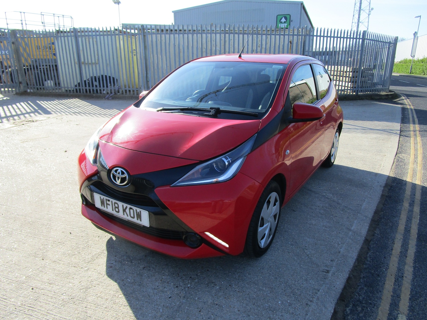 Used Toyota AYGO 2018 for sale - 77789637: Photo 3