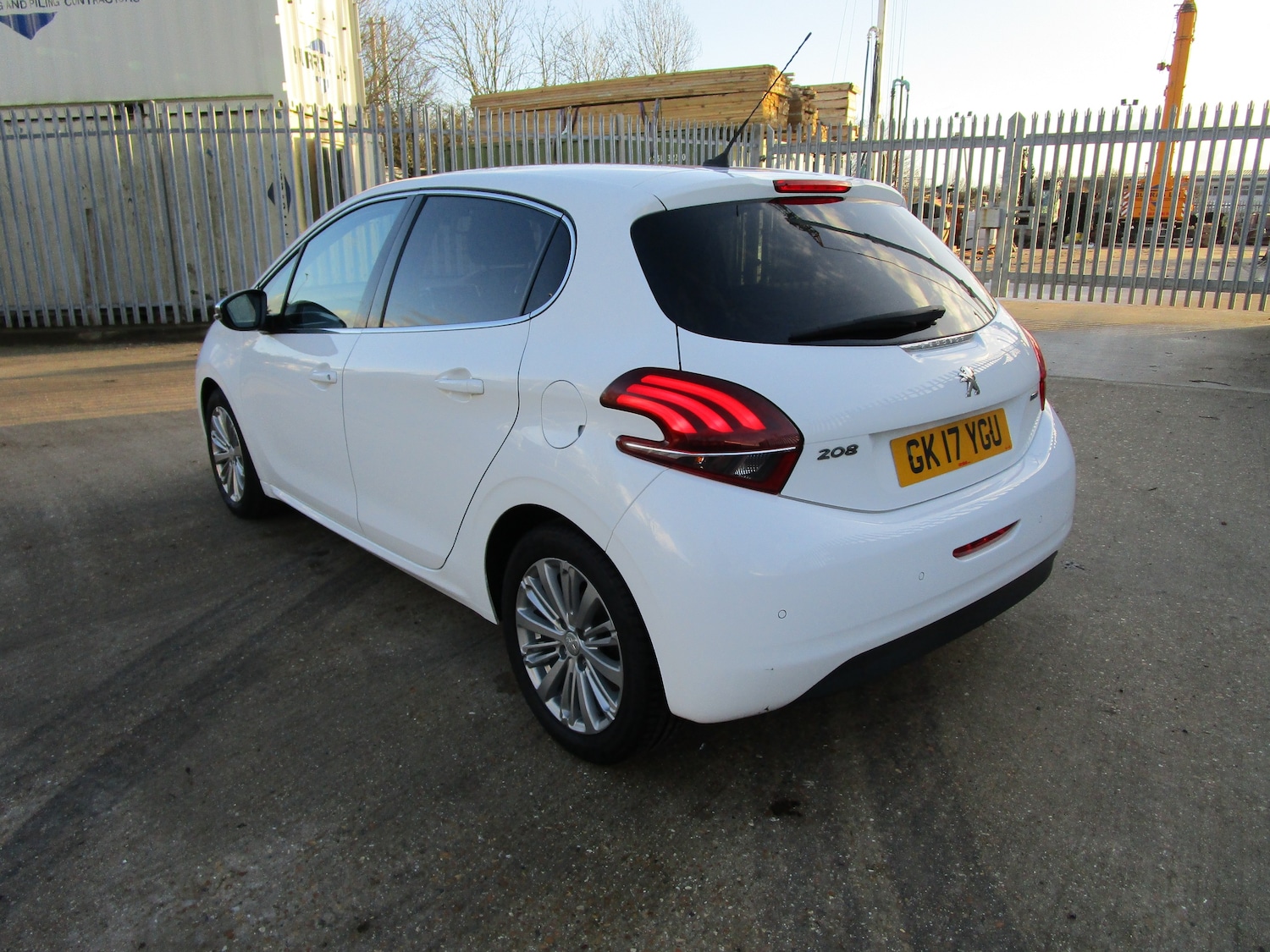 Used Peugeot 208 2017 for sale - 76830831: Photo 2