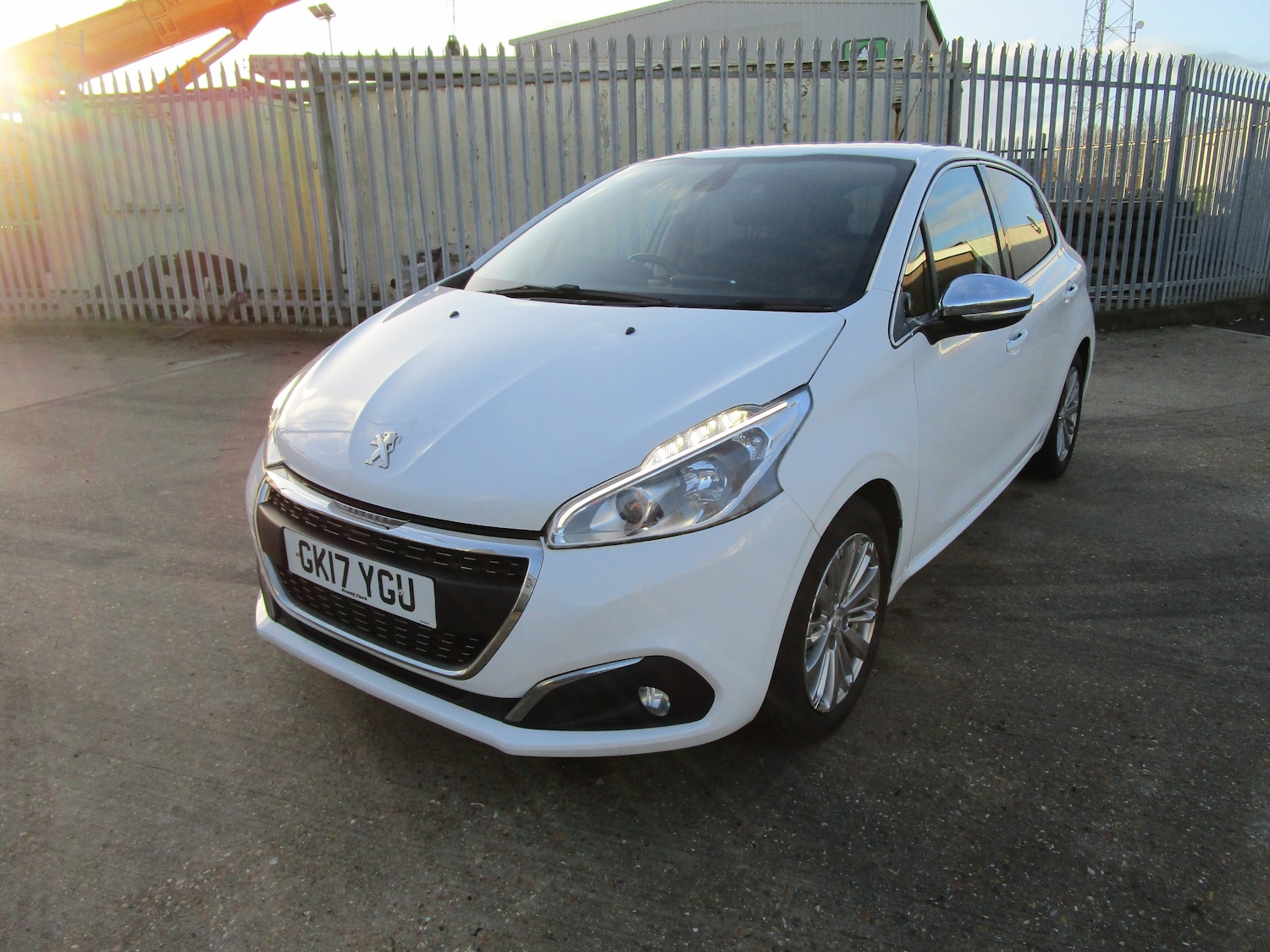Used Peugeot 208 2017 for sale - 76830831: Photo 3