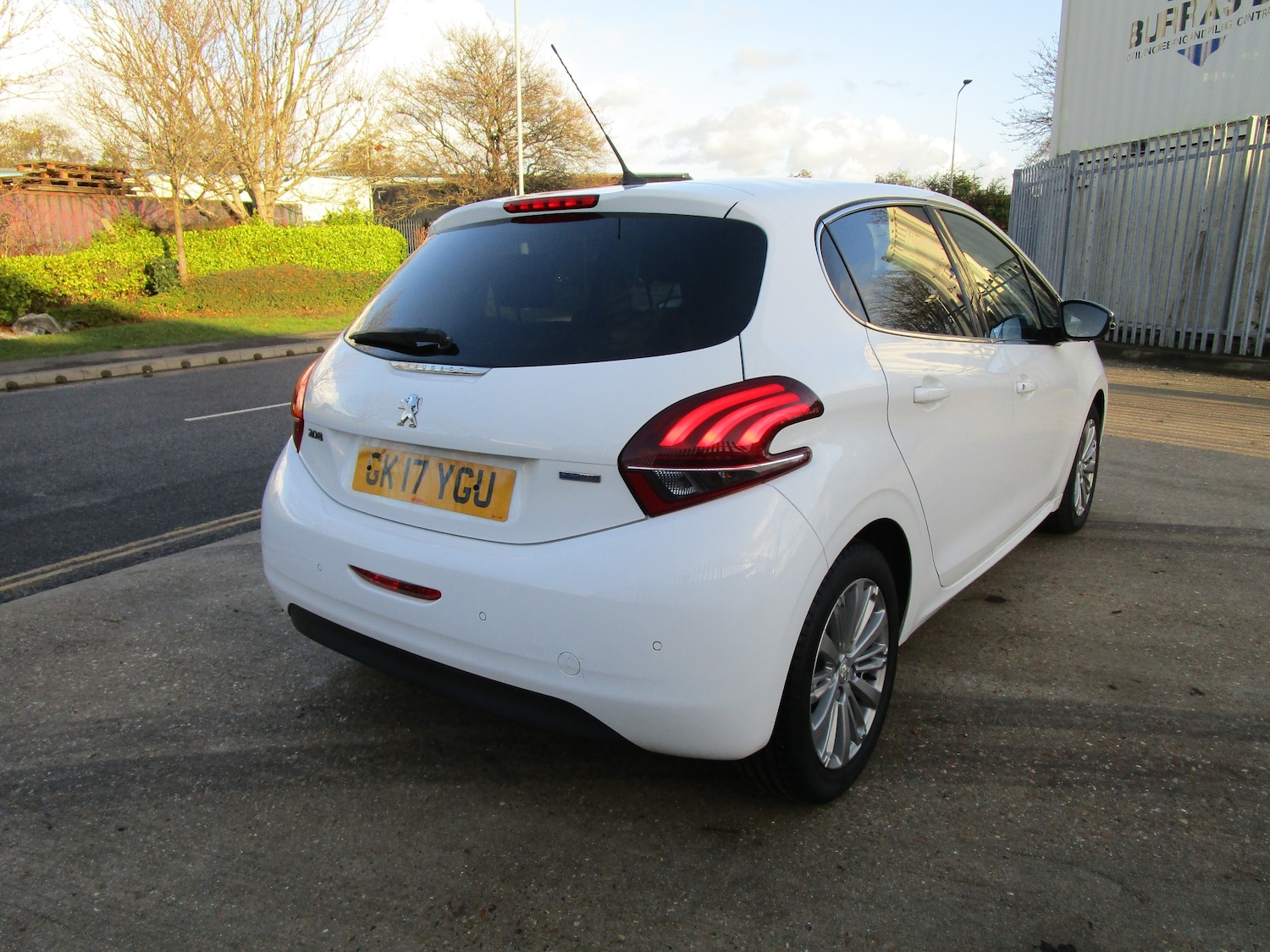 Used Peugeot 208 2017 for sale - 76830831: Photo 4