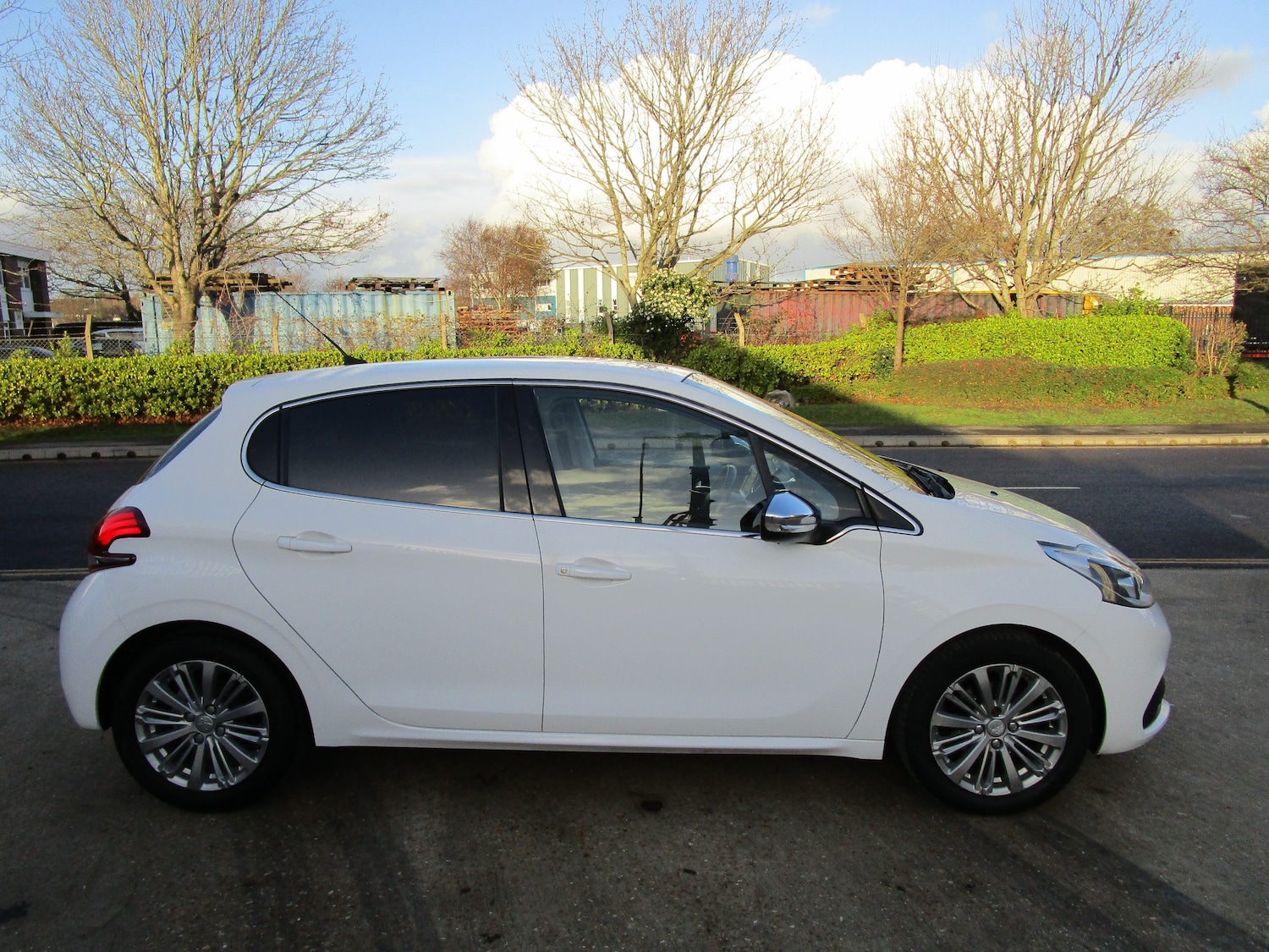 Used Peugeot 208 2017 for sale - 76830831: Photo 6