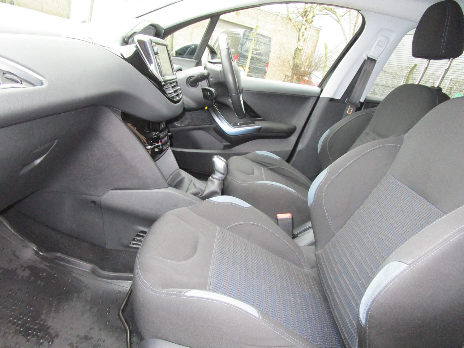 Used Peugeot 208 2013 for sale - 77399635: Photo 12