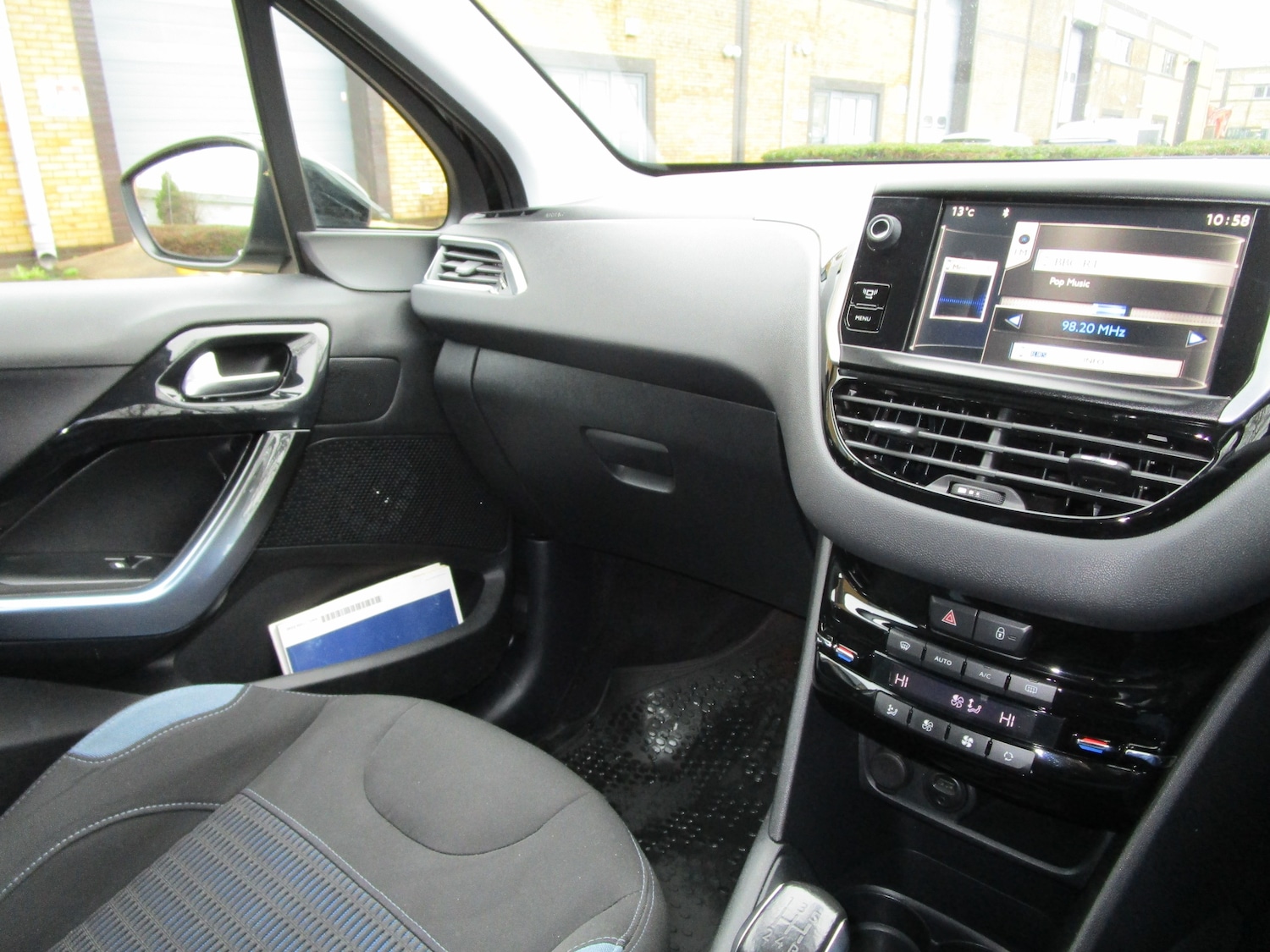 Used Peugeot 208 2013 for sale - 77399635: Photo 16