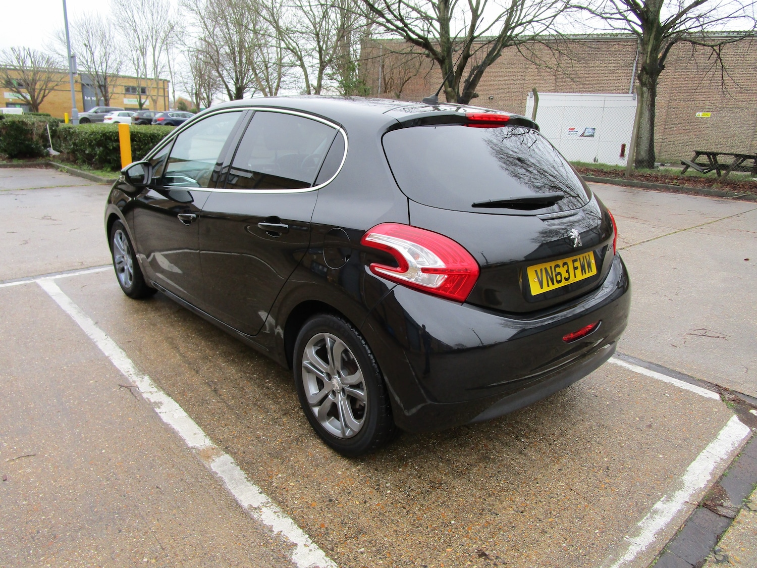 Used Peugeot 208 2013 for sale - 77399635: Photo 2