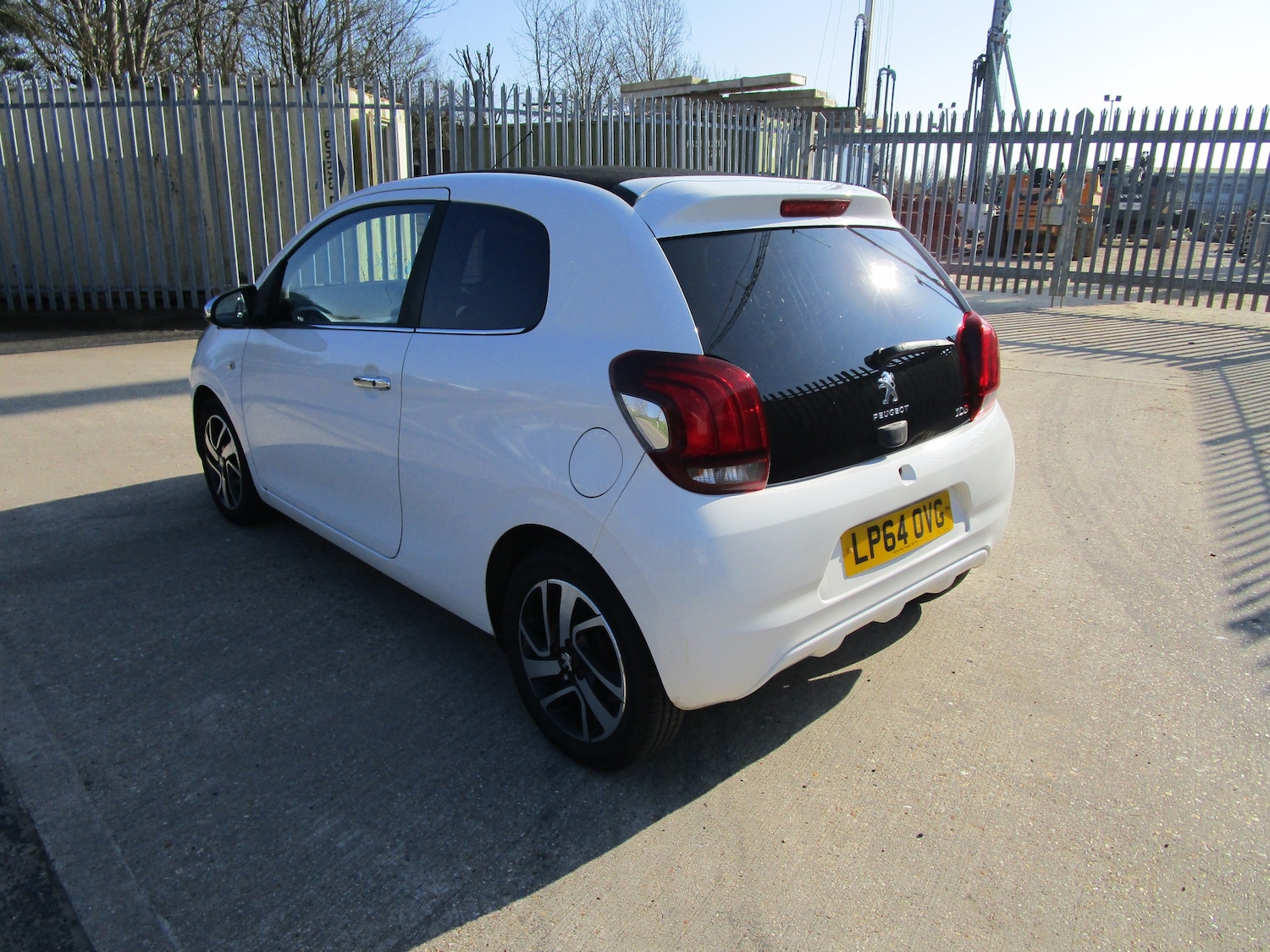 Used Peugeot 108 2015 for sale - 77779447: Photo 2