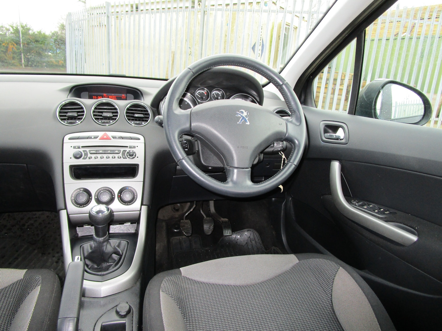 Used Peugeot 308 2012 for sale - 77249447: Photo 14