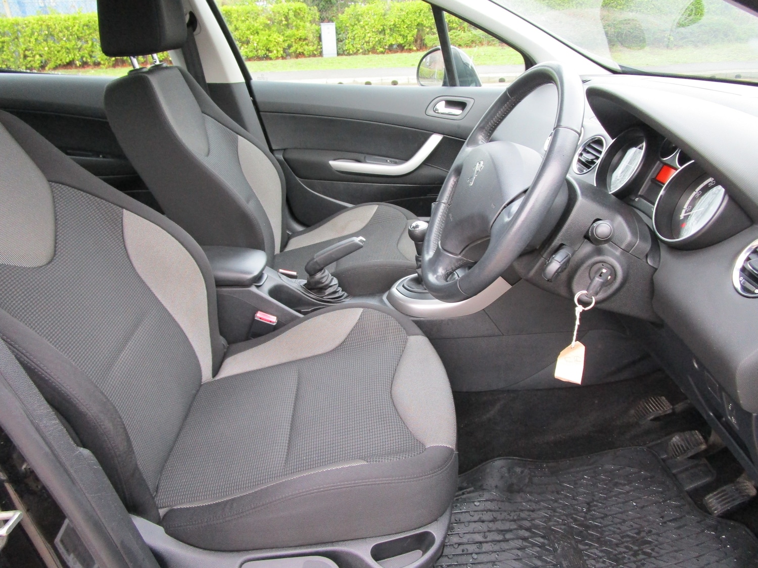 Used Peugeot 308 2012 for sale - 77249447: Photo 15