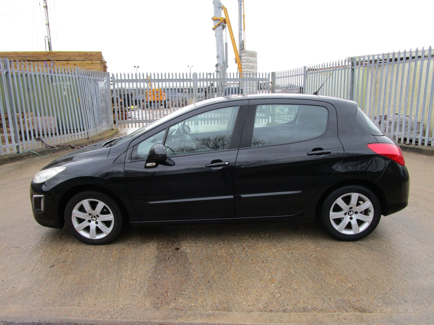 Used Peugeot 308 2012 for sale - 77249447: Photo 8