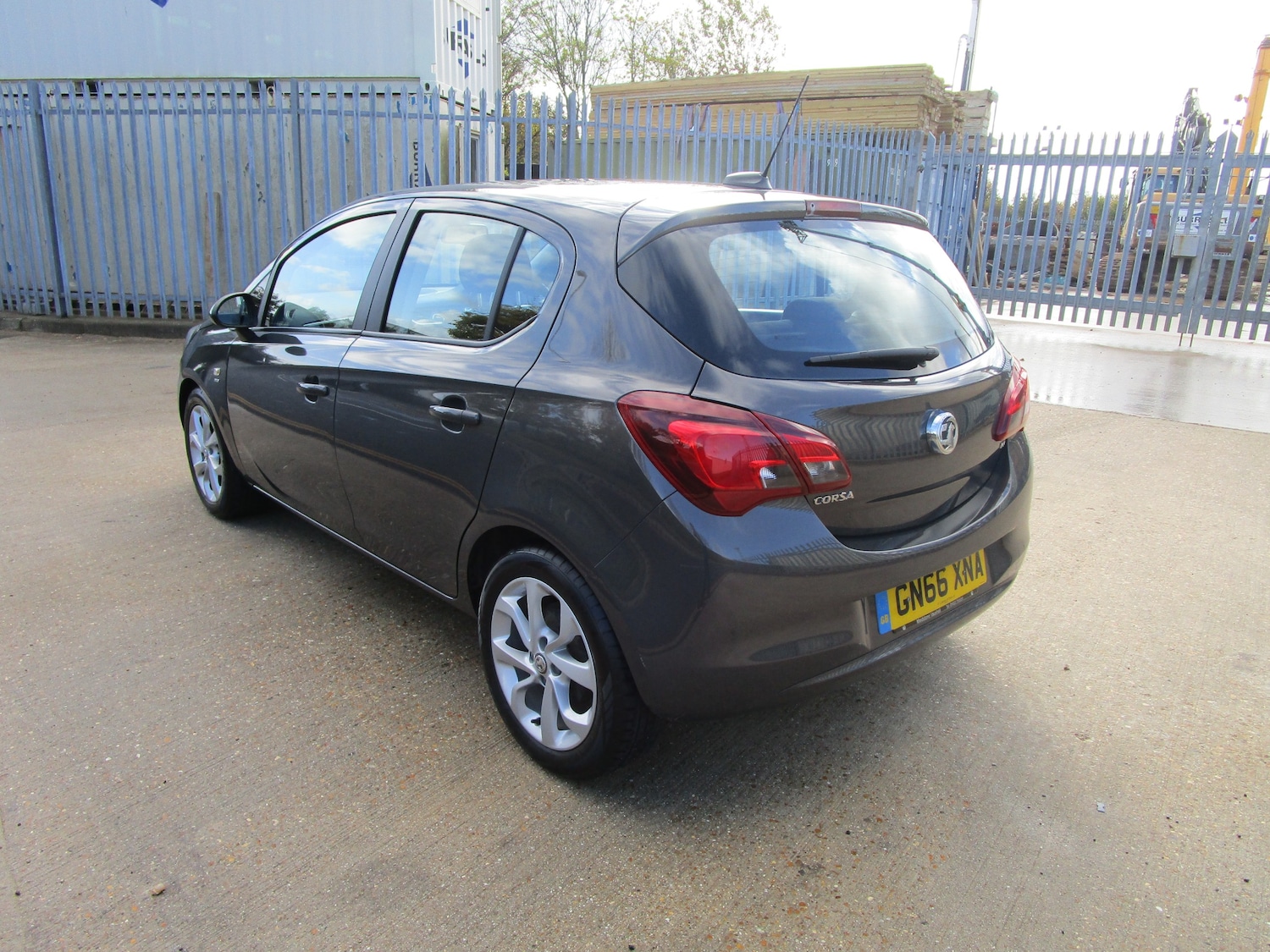 Used Vauxhall Corsa 2016 for sale - 76386864: Photo 2