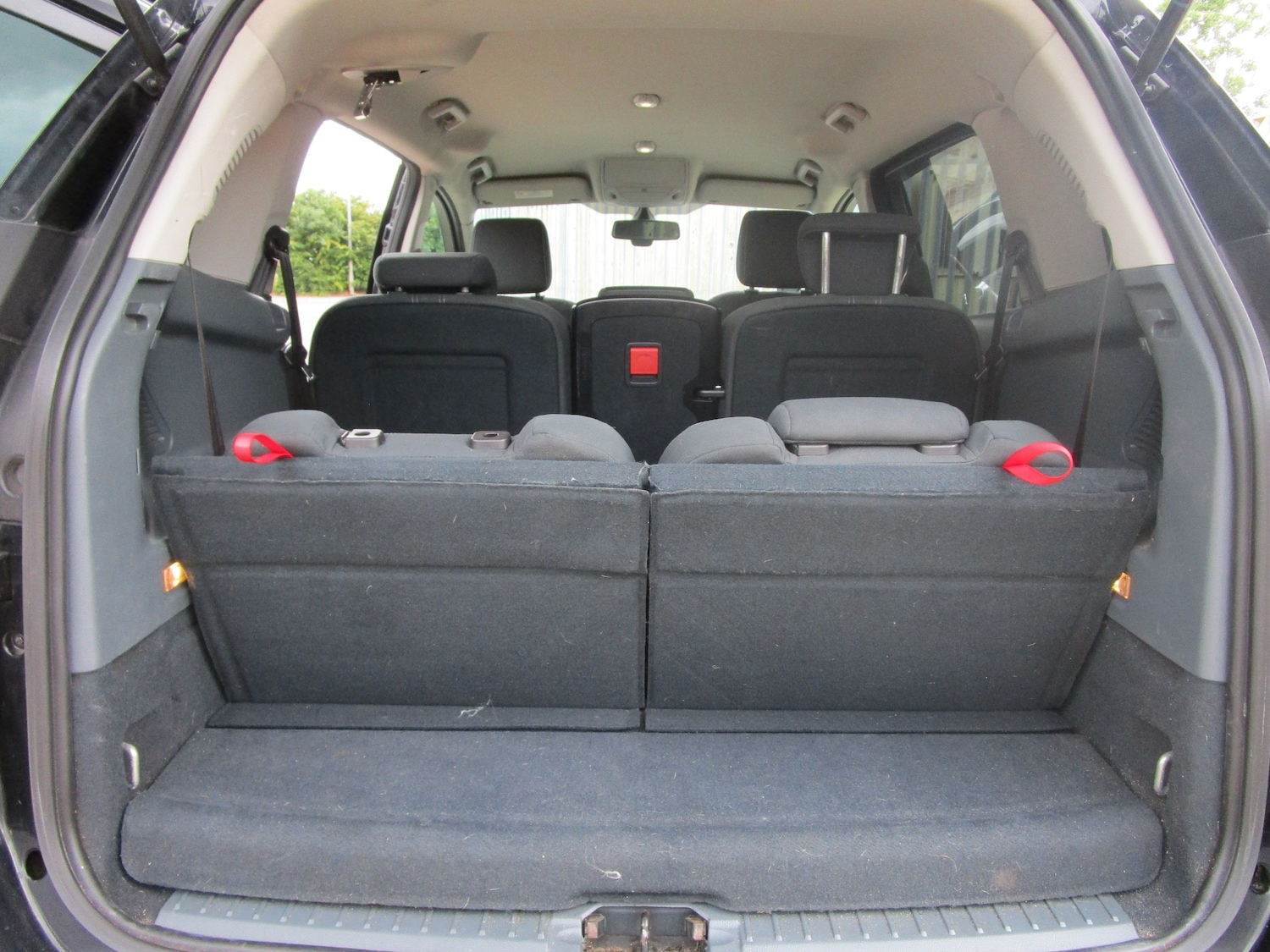 Used Ford Grand C-Max 2011 for sale - 76273817: Photo 11