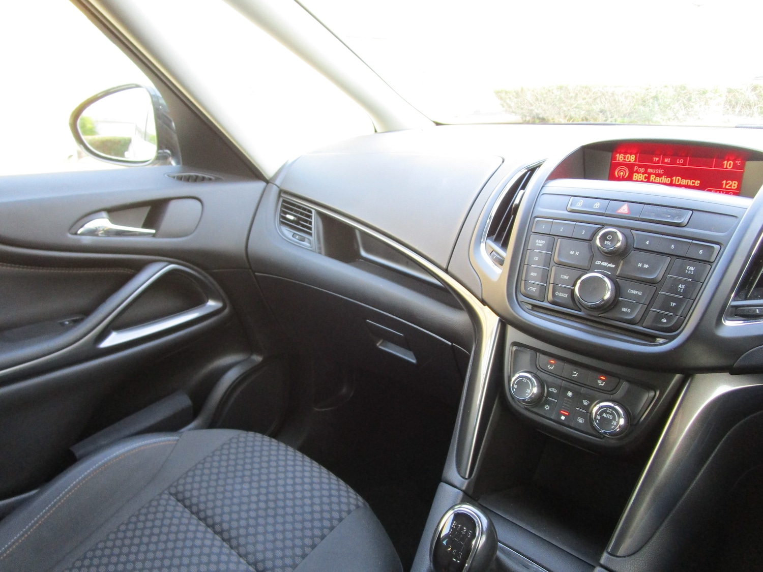 Used Vauxhall Zafira 2015 for sale - 77890544: Photo 19