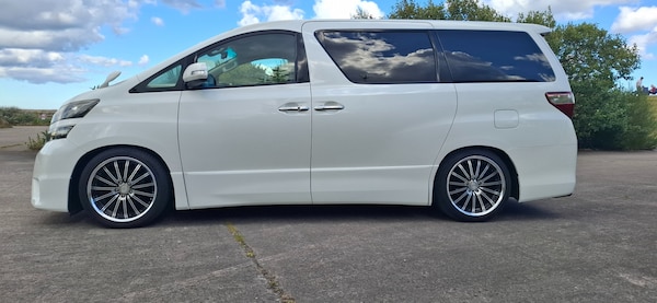 Used Toyota Vellfire for sale - 75058228: Photo 2