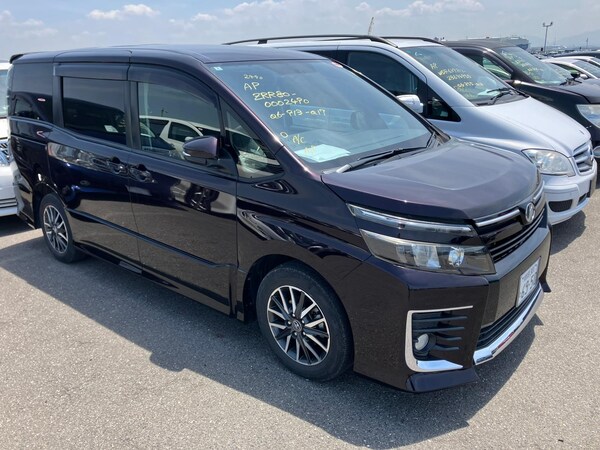 Used Toyota Voxy for sale - 75058036: Photo 1