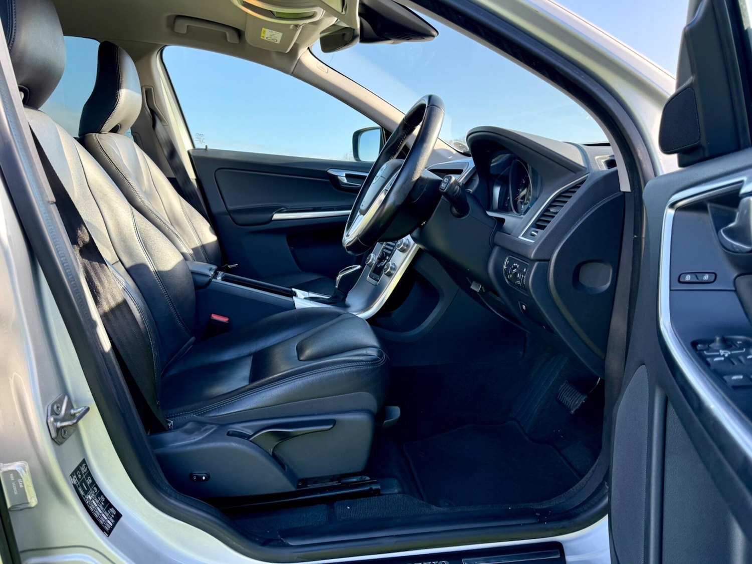 Used Volvo XC60 2016 for sale - 76013257: Photo 35