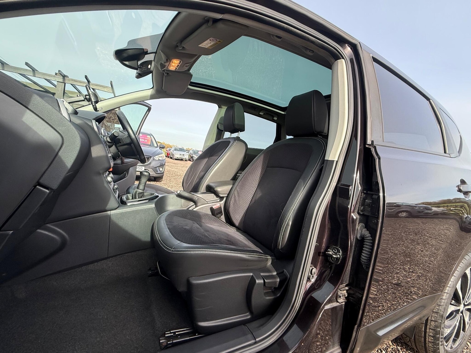 Used Nissan Qashqai 2013 for sale - 76425585: Photo 31