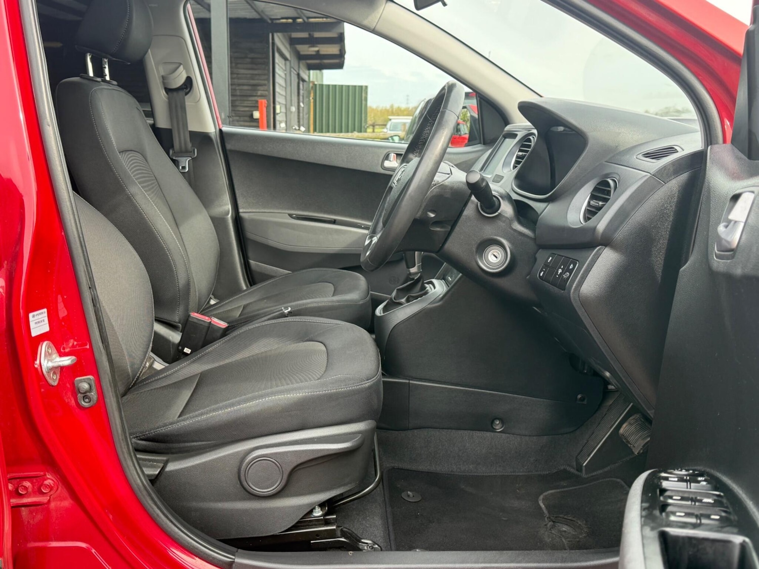 Used Hyundai i10 2017 for sale - 78062806: Photo 25