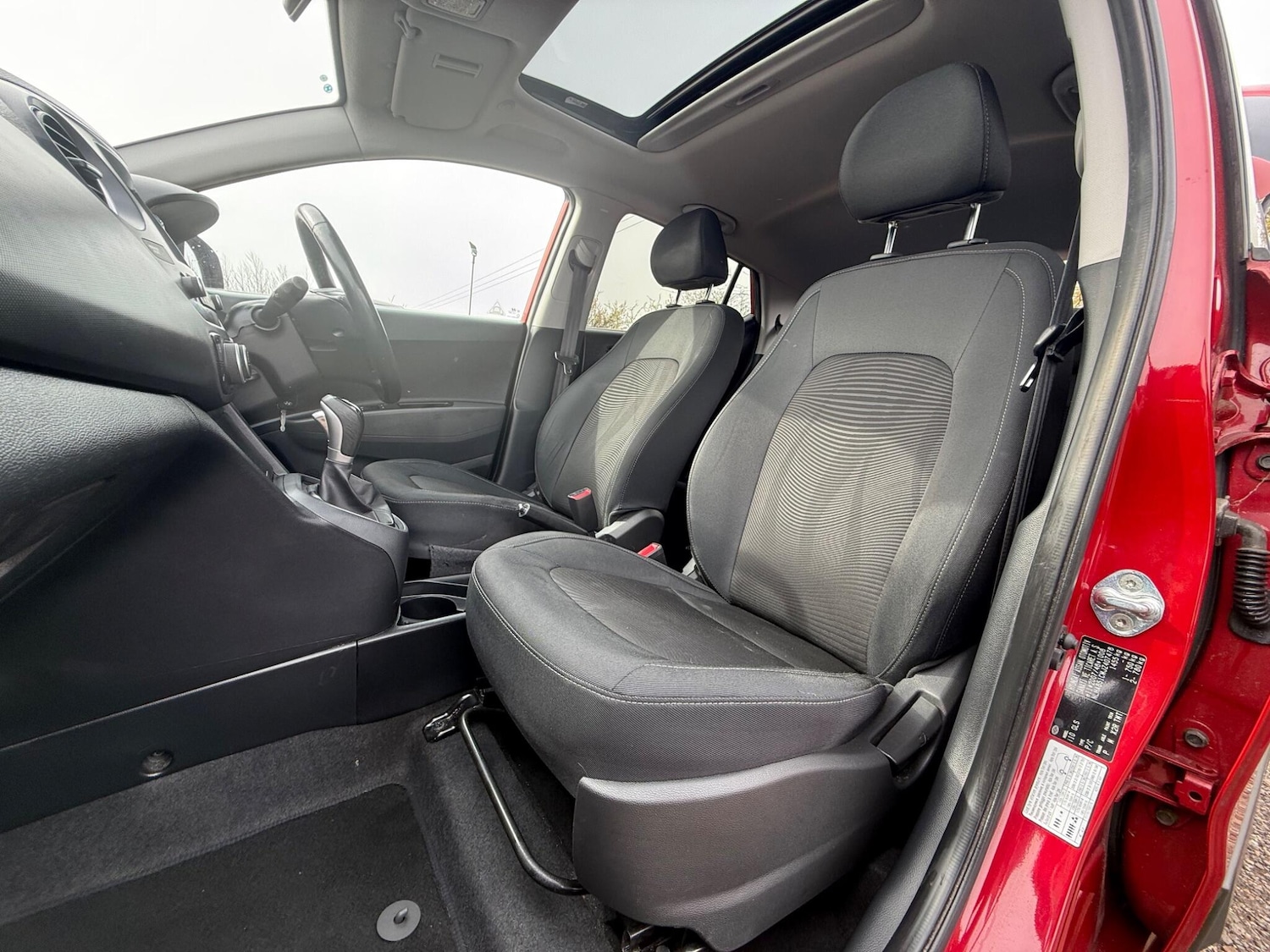 Used Hyundai i10 2017 for sale - 78062806: Photo 51