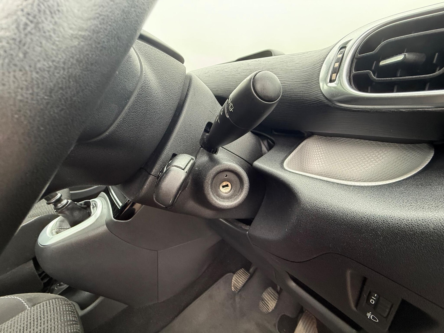 Used Citroen C3 Picasso 2015 for sale - 76270927: Photo 21