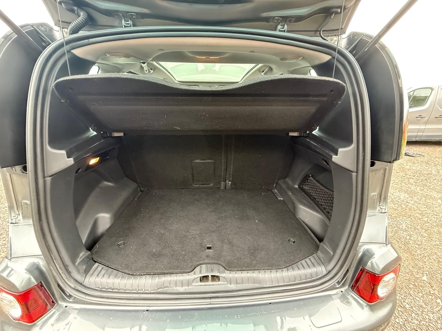 Used Citroen C3 Picasso 2015 for sale - 76270927: Photo 27