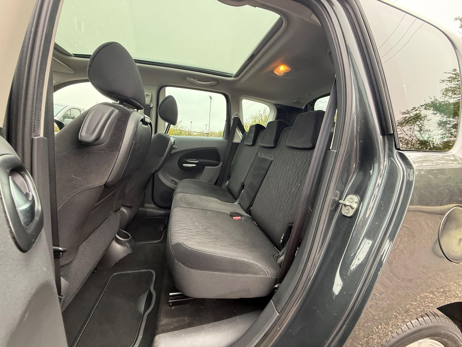 Used Citroen C3 Picasso 2015 for sale - 76270927: Photo 29