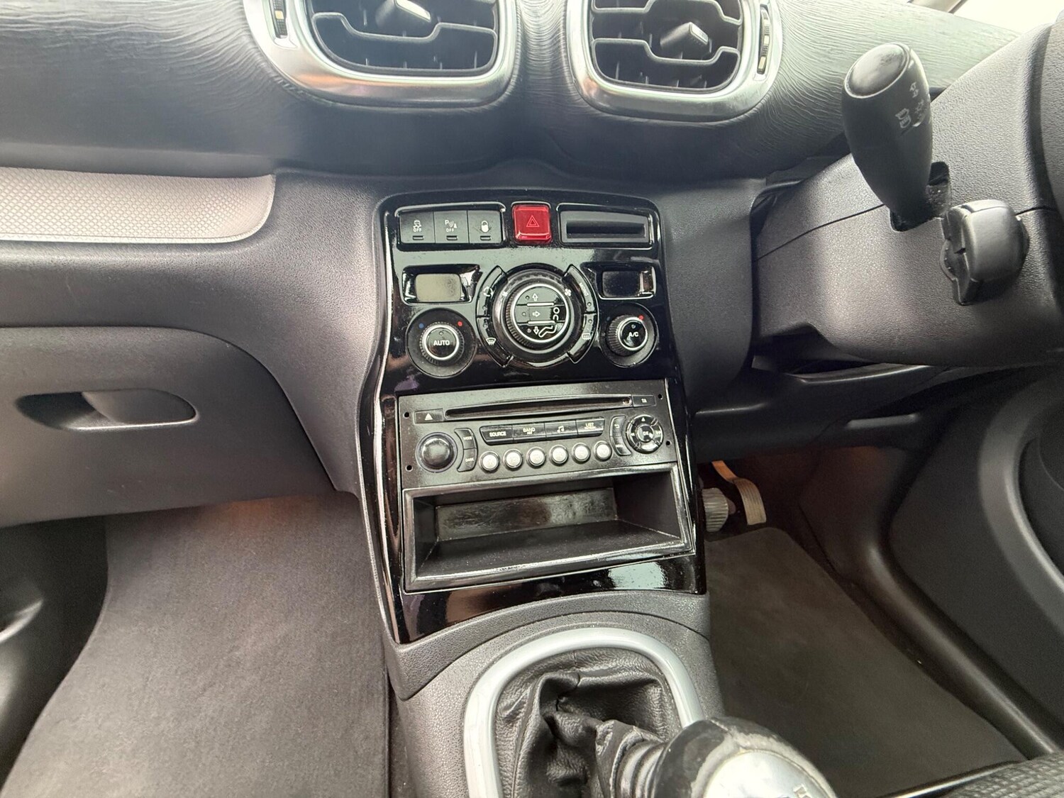 Used Citroen C3 Picasso 2015 for sale - 76270927: Photo 33