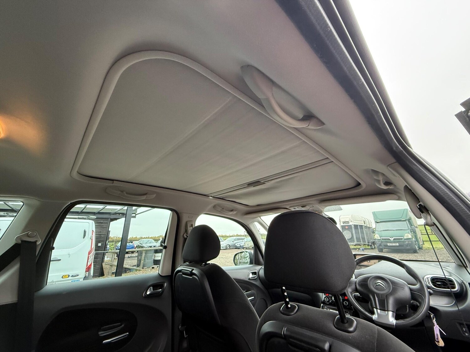 Used Citroen C3 Picasso 2015 for sale - 76270927: Photo 41