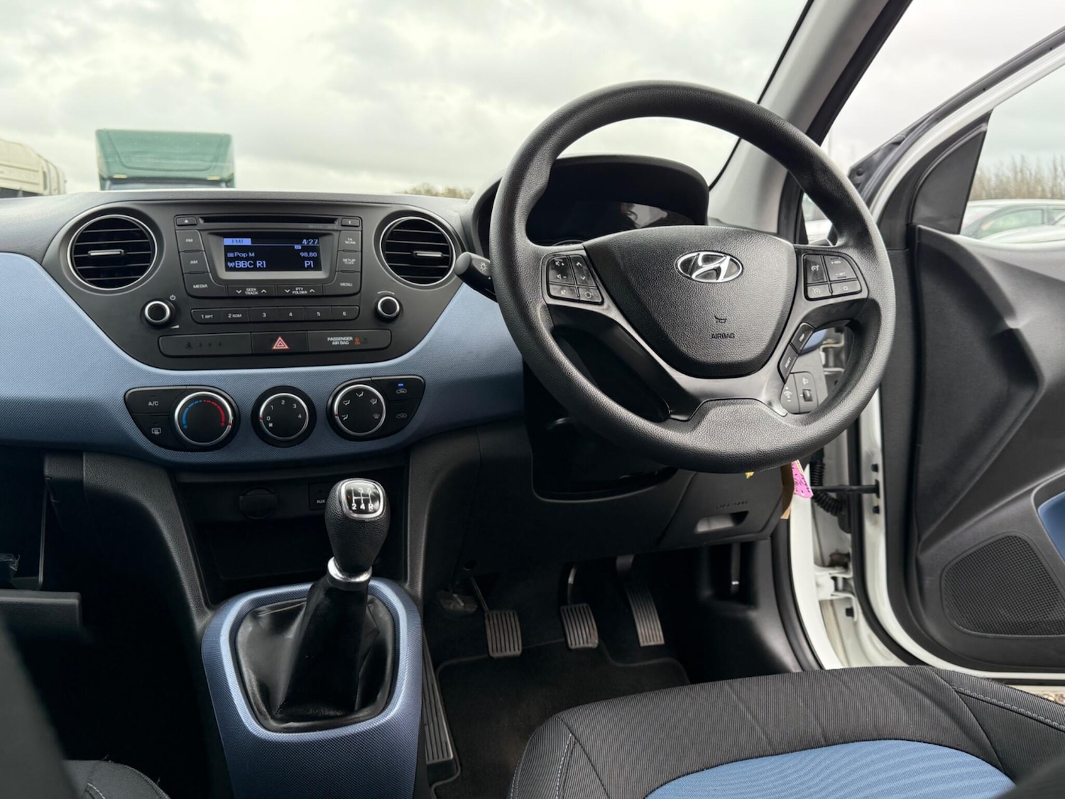 Used Hyundai i10 2015 for sale - 76549190: Photo 16