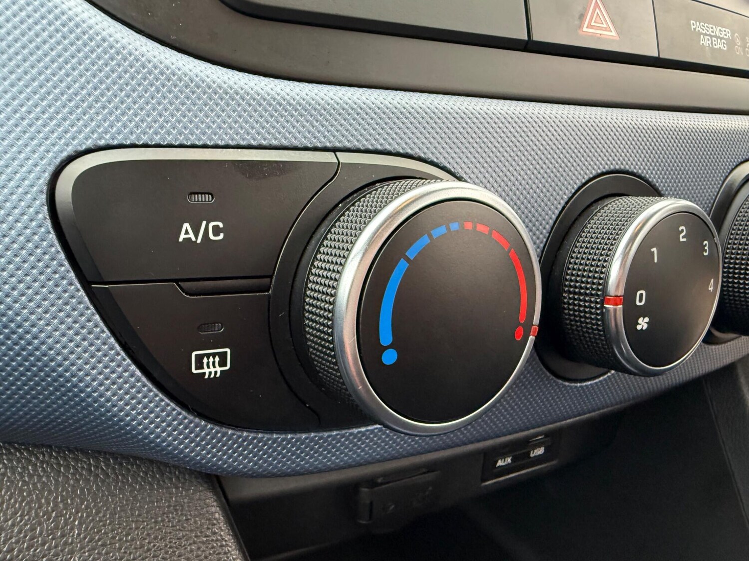 Used Hyundai i10 2015 for sale - 76549190: Photo 27