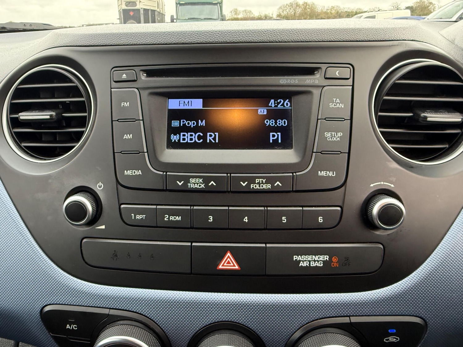 Used Hyundai i10 2015 for sale - 76549190: Photo 29