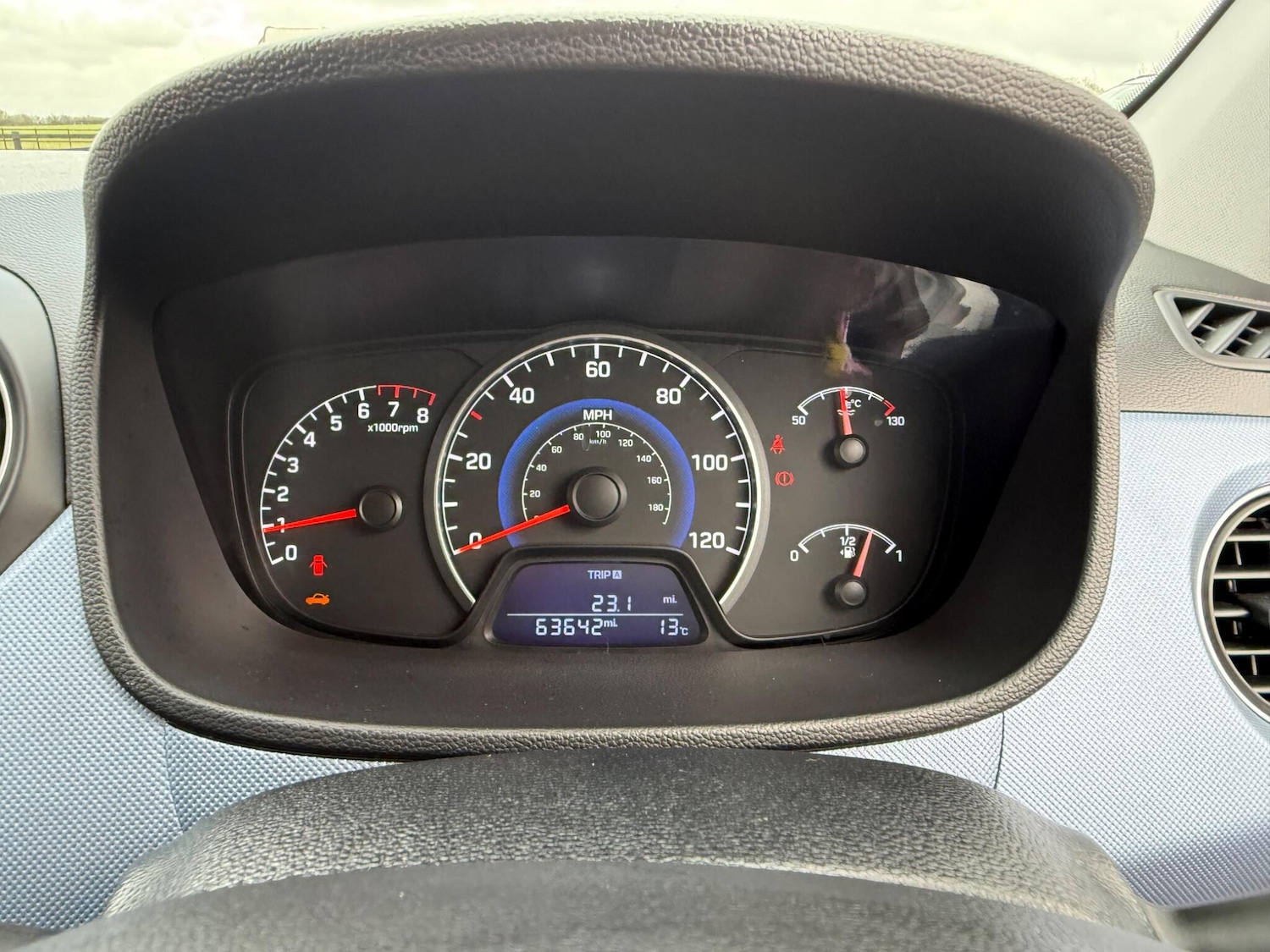 Used Hyundai i10 2015 for sale - 76549190: Photo 33