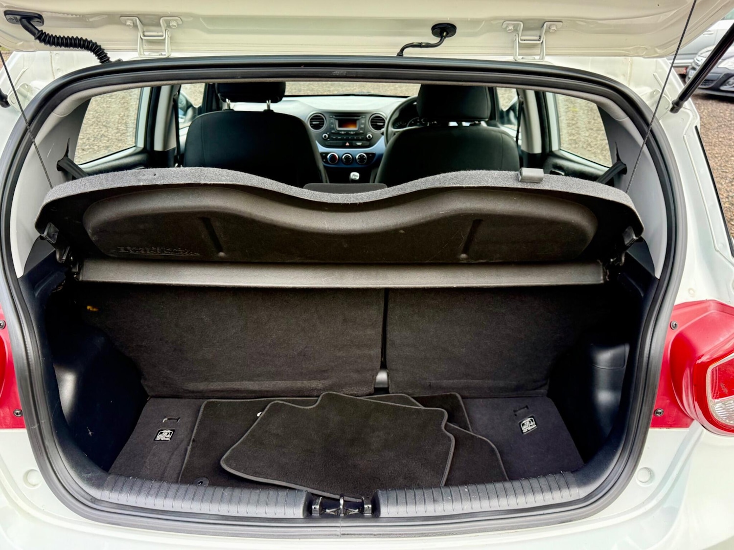 Used Hyundai i10 2015 for sale - 76549190: Photo 35