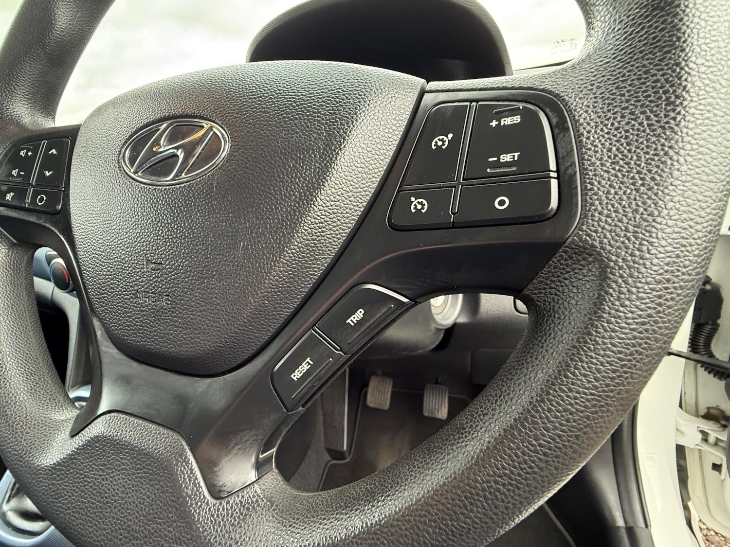 Used Hyundai i10 2015 for sale - 76549190: Photo 53