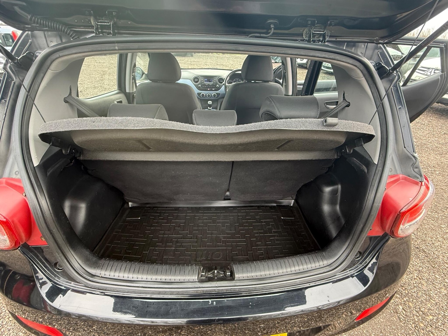 Used Hyundai i10 2014 for sale - 77587221: Photo 36