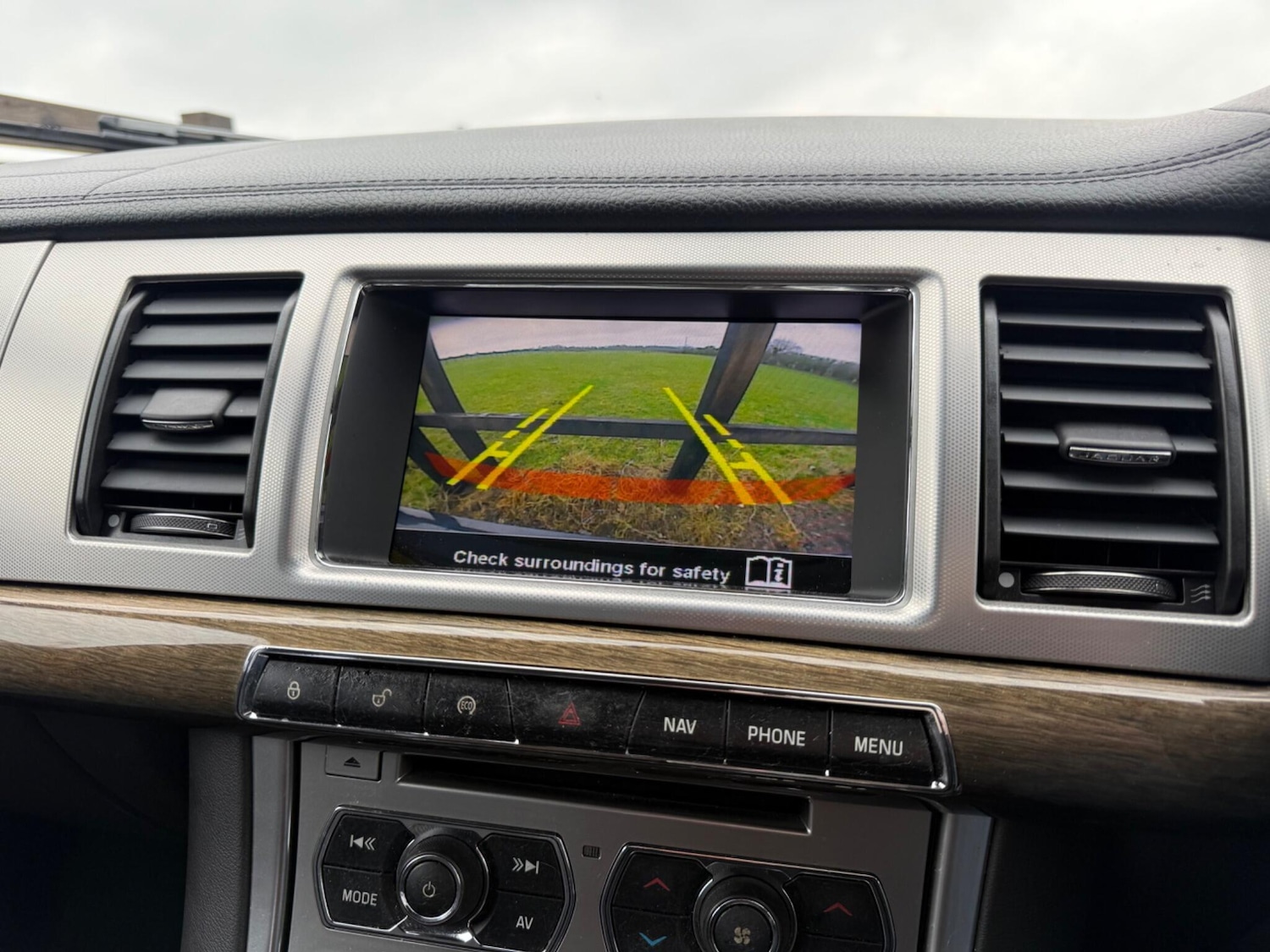 Used Jaguar XF 2014 for sale - 77411100: Photo 38