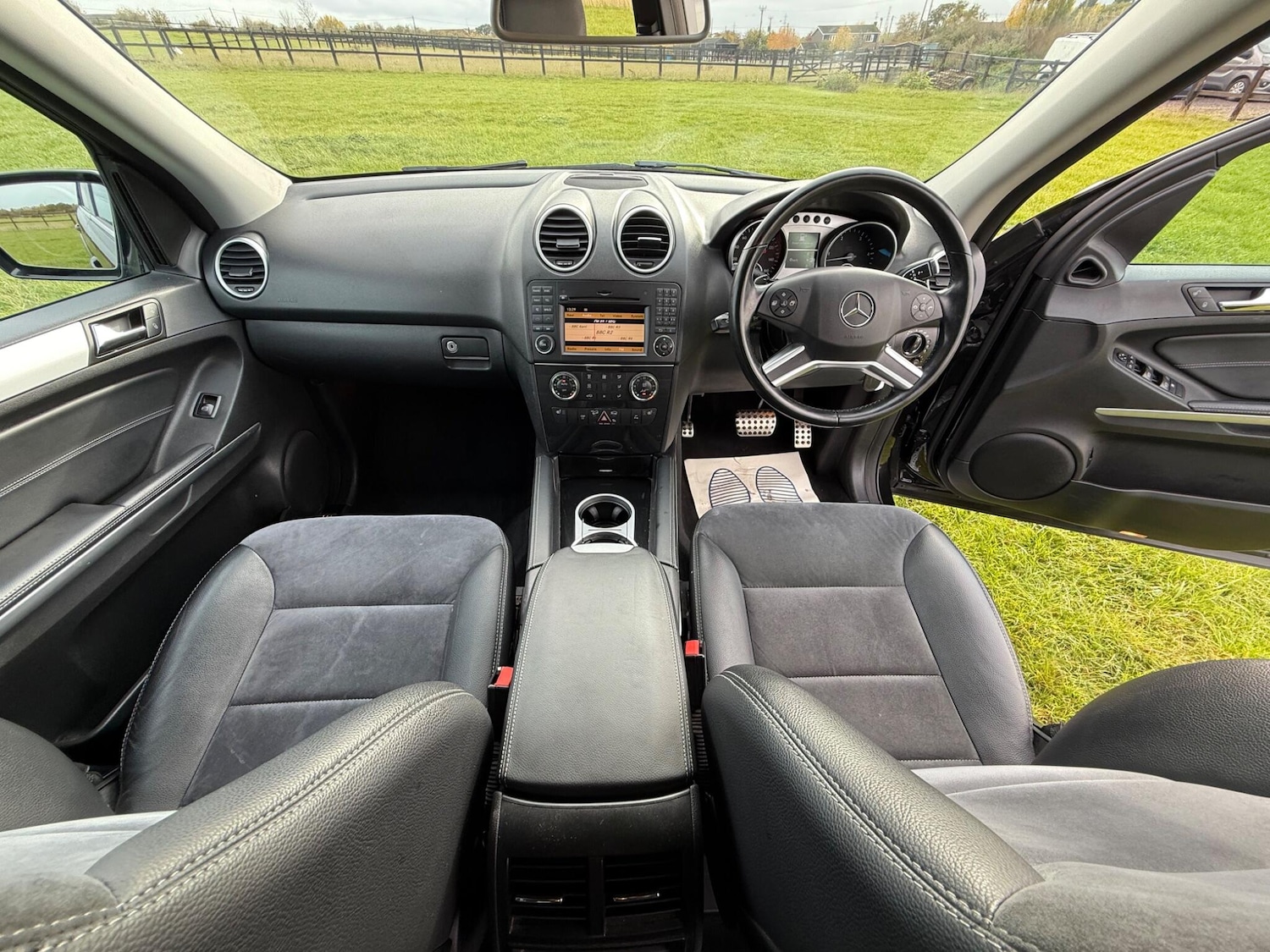 Used Mercedes-Benz M Class 2010 for sale - 76408746: Photo 17