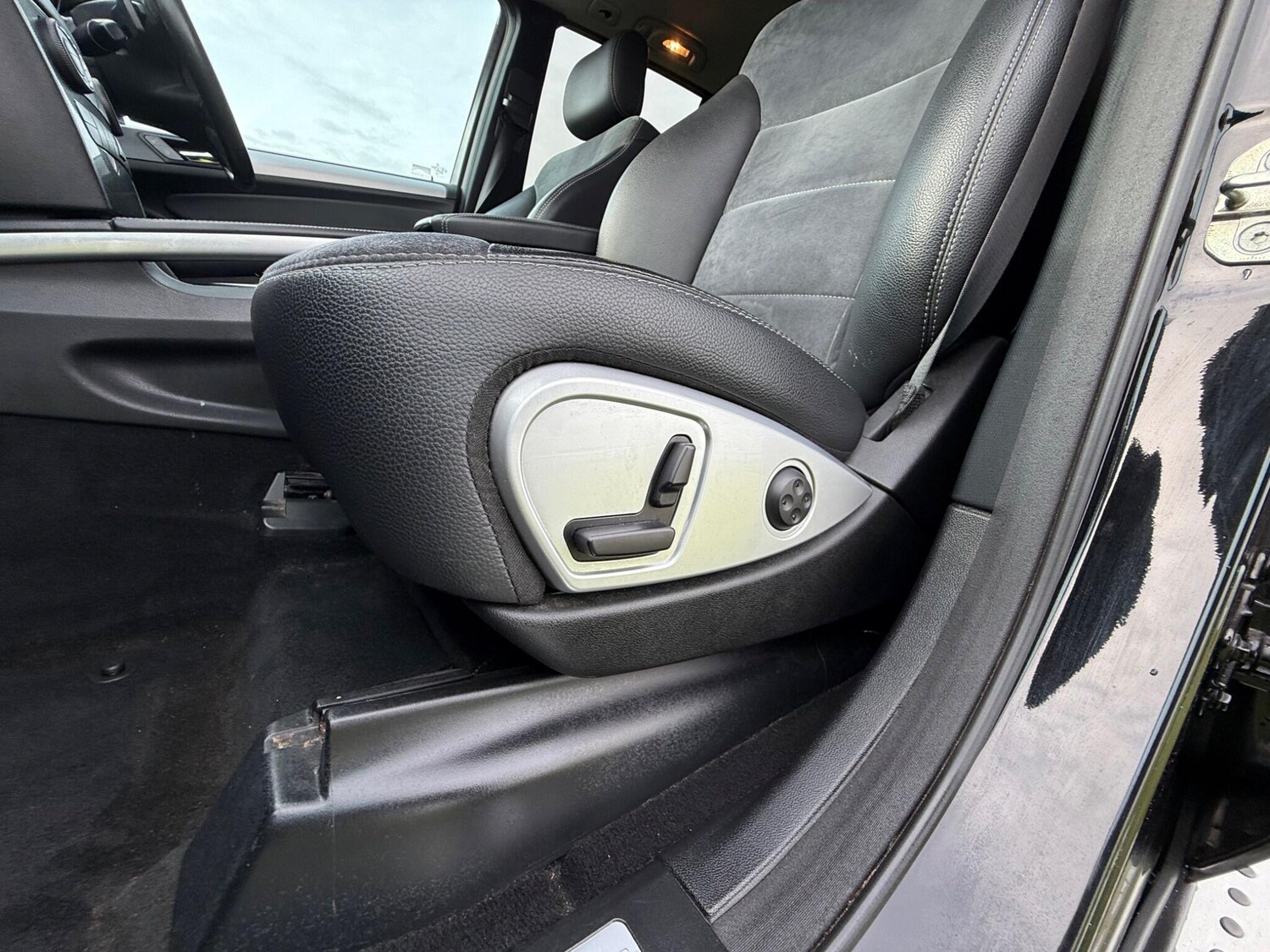 Used Mercedes-Benz M Class 2010 for sale - 76408746: Photo 57